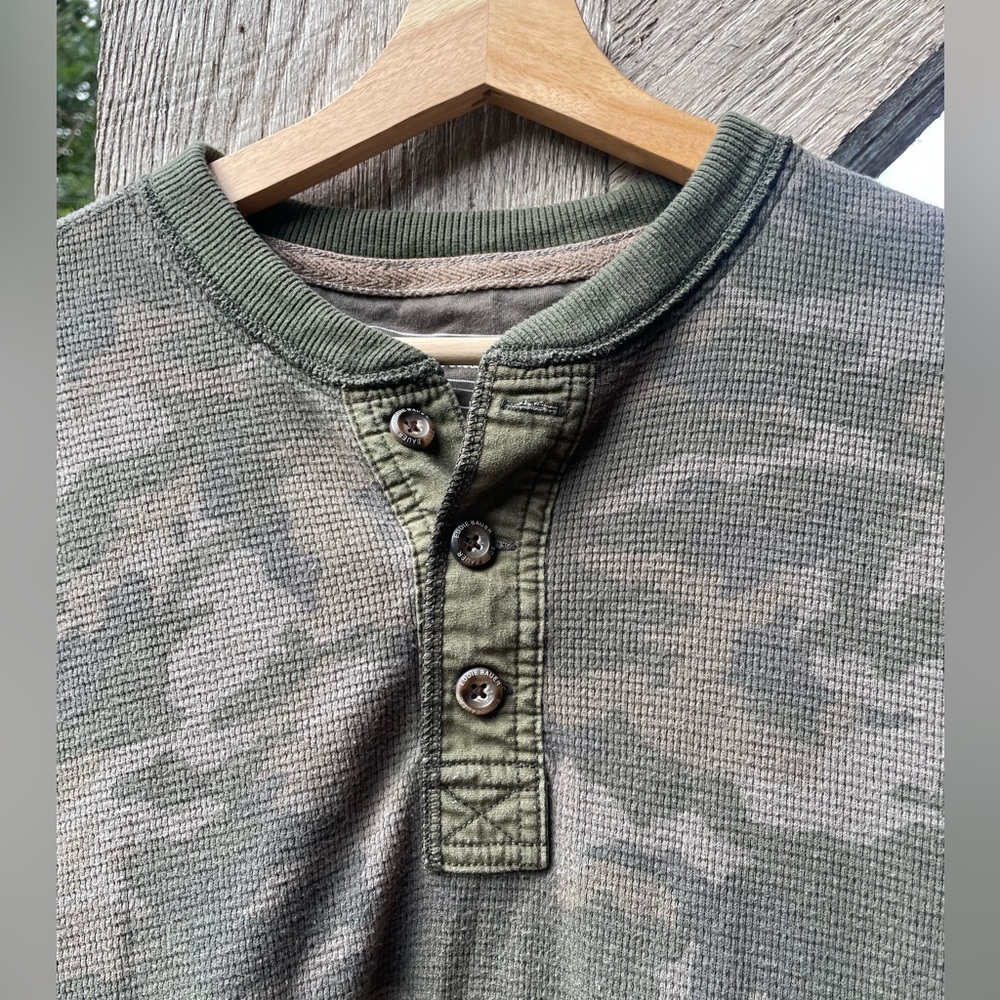 Eddie Bauer Camouflage Long Sleeve Shirt - Picture 2 of 5